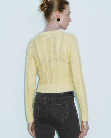  URBAN REVIVO - Áo dệt kim nữ cổ tròn tay dài phom croptop 