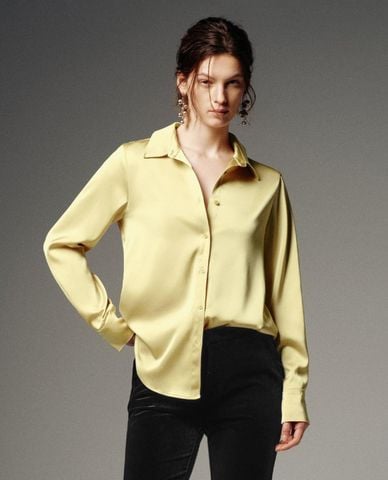  URBAN REVIVO - Áo sơ mi nữ cổ bẻ tay dài dáng suông 