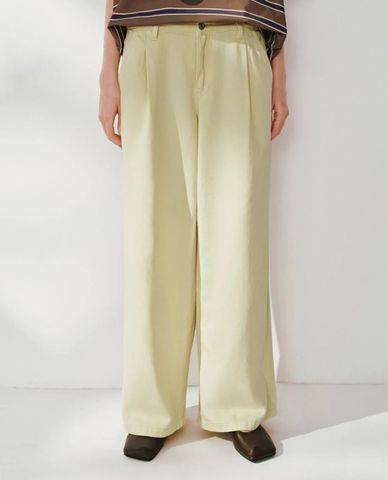  URBAN REVIVO - Quần jeans nữ ống rộng hiện đại 