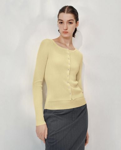  URBAN REVIVO - Áo dệt kim nữ cổ tròn tay dài phom ôm 