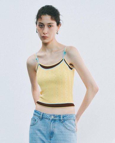  URBAN REVIVO - Áo hai dây nữ dệt kim phom ôm 