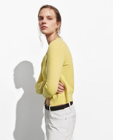  URBAN REVIVO - Áo khoác cardigan nữ cổ tròn tay dài phom croptop 