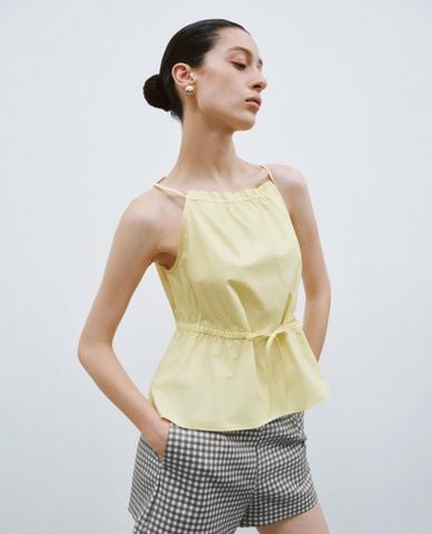  URBAN REVIVO - Áo hai dây nữ bản mảnh chiết eo 