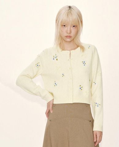  URBAN REVIVO - Áo khoác cardigan nữ cổ tròn tay dài thêu hoa 