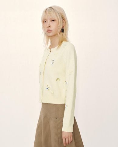  URBAN REVIVO - Áo khoác cardigan nữ cổ tròn tay dài thêu hoa 