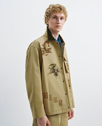  URBAN REVIVO - Áo khoác sơ mi nam tay dài họa tiết vintage 