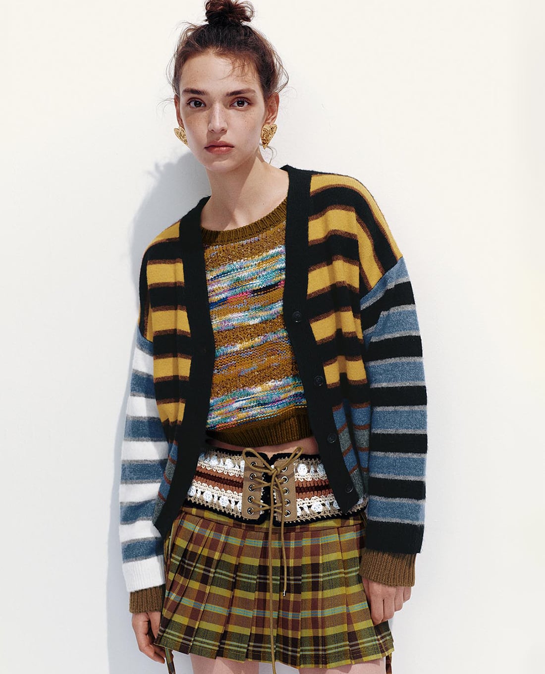 URBAN REVIVO - Áo khoác cardigan nữ phối sọc tương phản