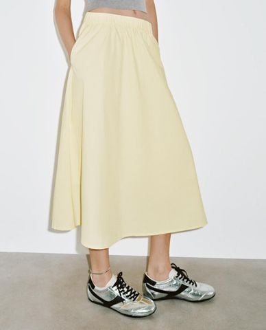  URBAN REVIVO - Chân váy chữ A midi lưng thun 