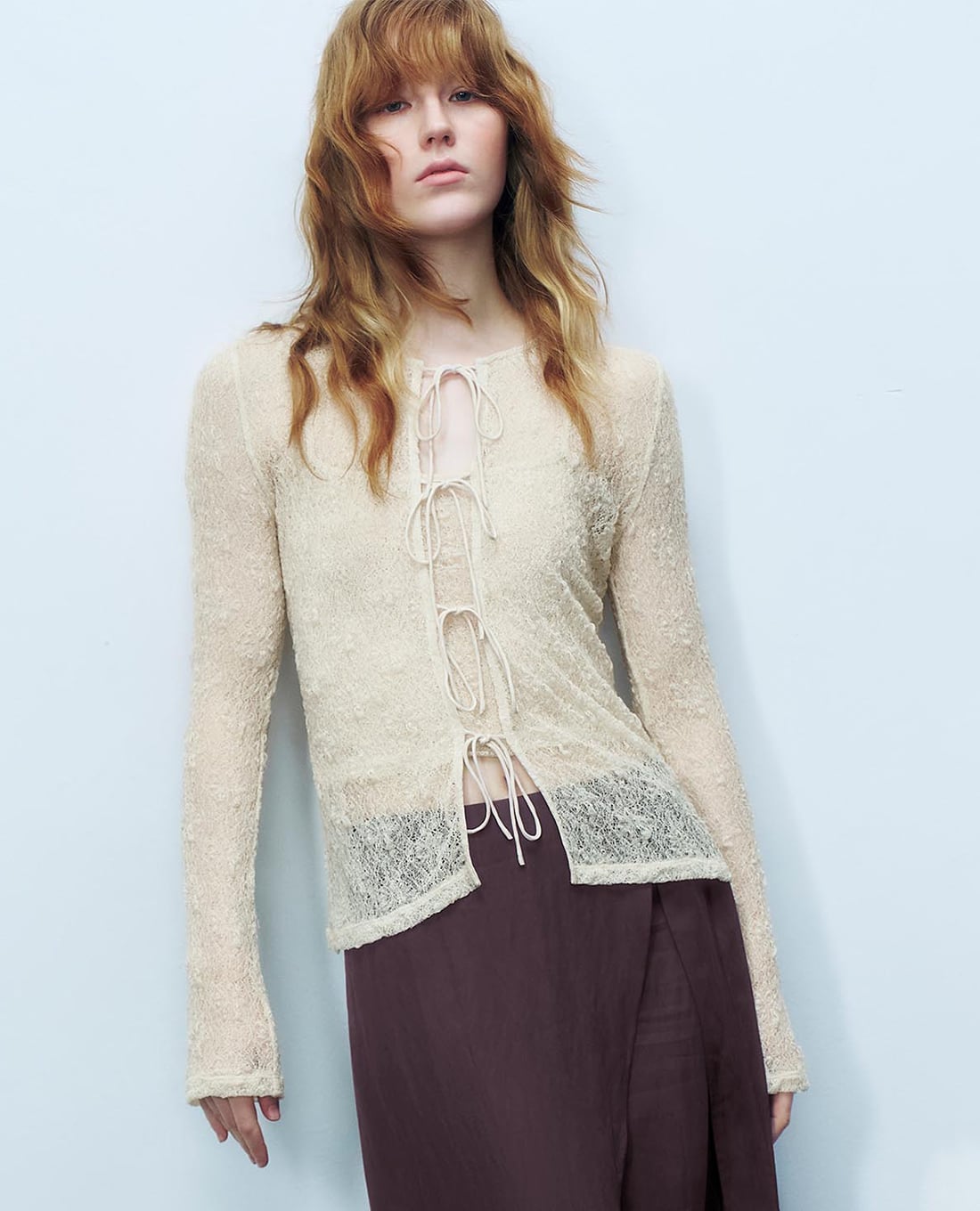 URBAN REVIVO - Áo kiểu nữ tay dài xuyên thấu buộc dây