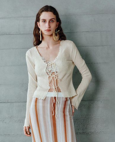  URBAN REVIVO - Áo kiểu nữ tay dài buộc dây ren 