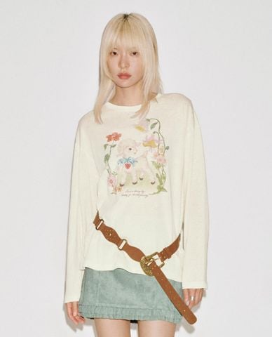  URBAN REVIVO - Áo thun nữ cổ tròn tay dài in họa tiết 