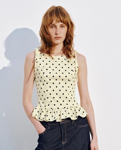  URBAN REVIVO - Áo sát nách nữ chấm bi nhún bèo 