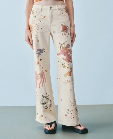  URBAN REVIVO - Quần jeans nữ ống rộng phối họa tiết thêu nổi 