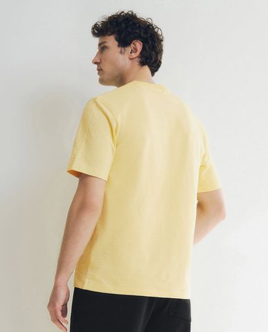  URBAN REVIVO - Áo thun nam cổ tròn tay ngắn hiện đại 