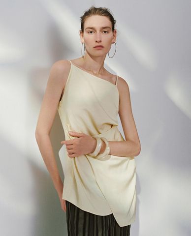  URBAN REVIVO - Áo hai dây nữ bất đối xứng 