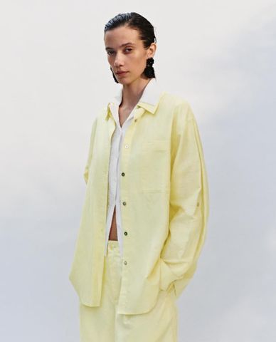  URBAN REVIVO - Áo sơ mi nữ cổ bẻ tay dài thanh lịch 