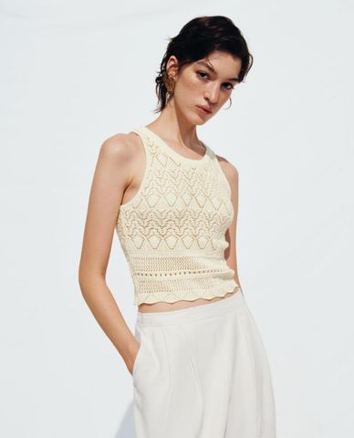  URBAN REVIVO - Áo dệt kim nữ hoạ tiết đan móc 