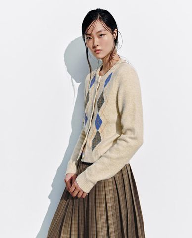  URBAN REVIVO - Áo khoác cardigan nữ cổ tròn họa tiết caro 