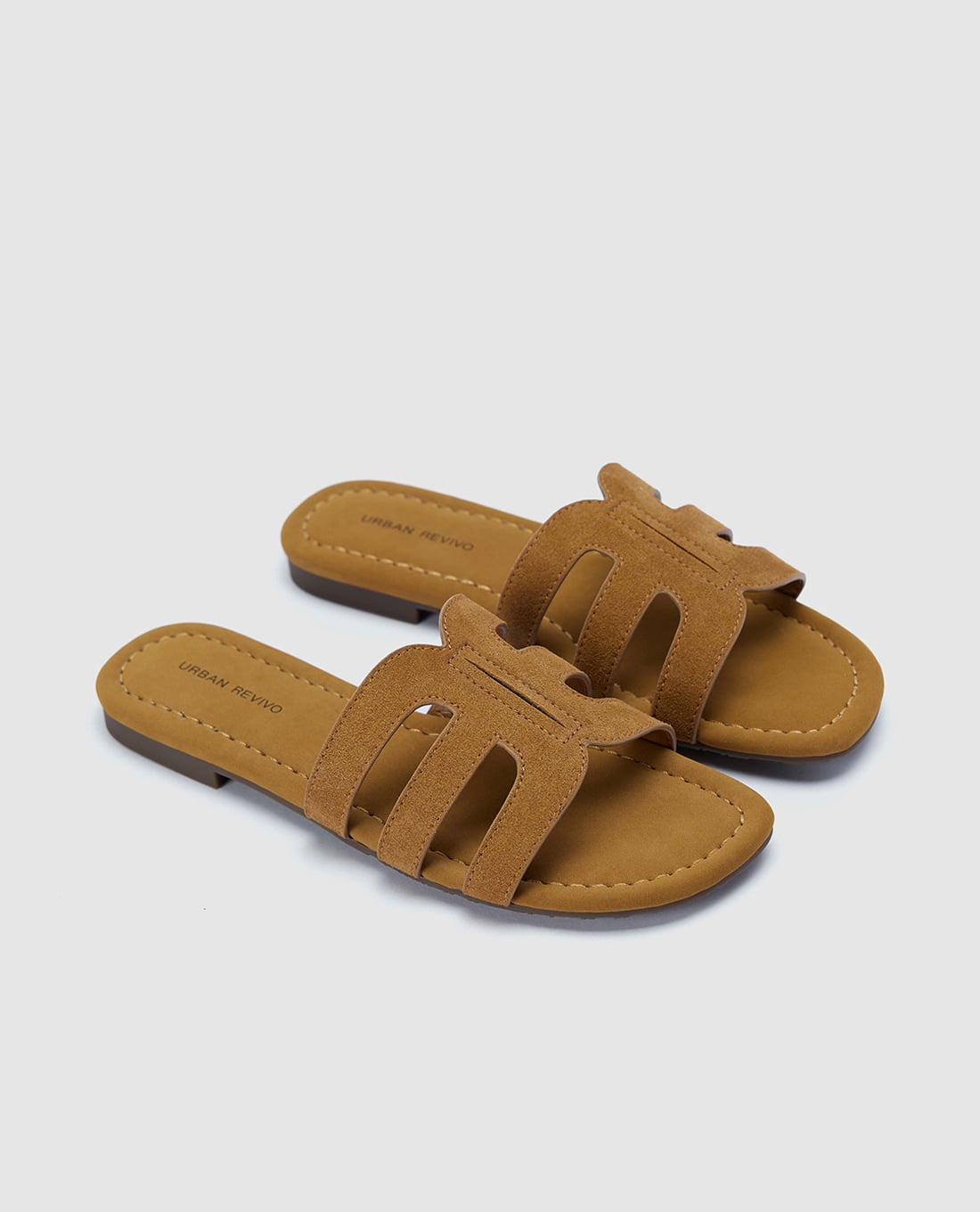 Dép nữ quai ngang thời trang Urban Revivo màu earthy yellow tại Maison Online
