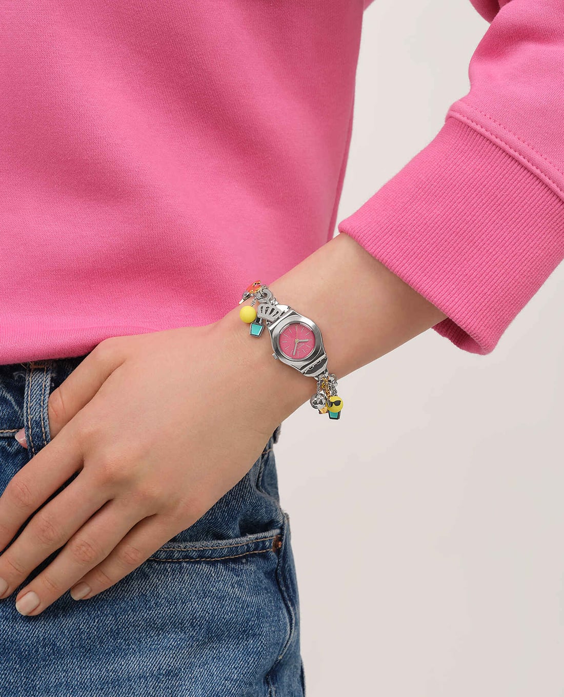 Đồng hồ nữ Swatch The Charm Of Mom 25mm dây charm nữ tính