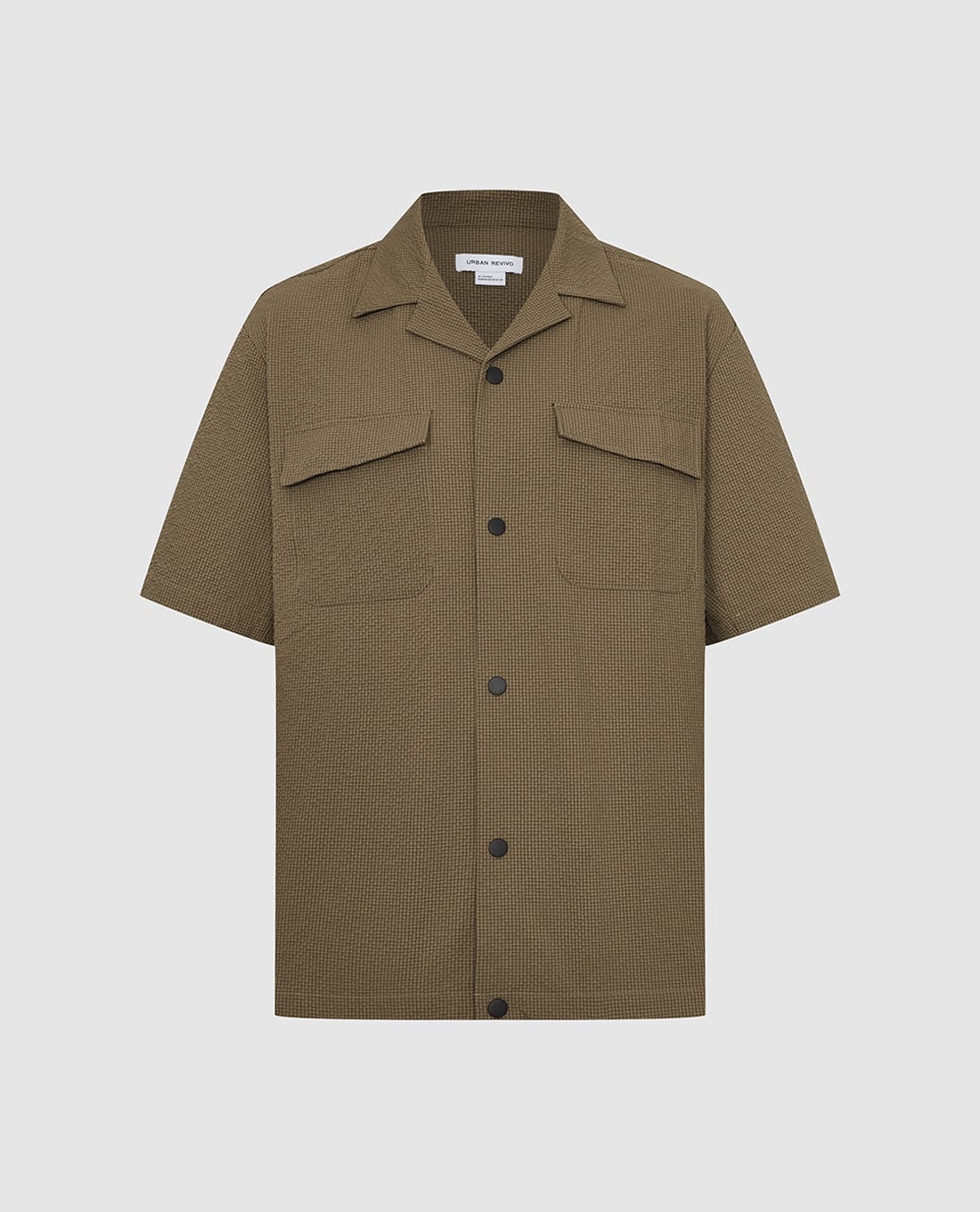 URBAN REVIVO - Áo sơ mi nam tay ngắn phối túi vuông