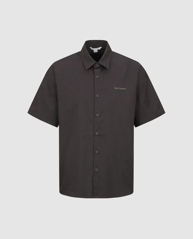  URBAN REVIVO - Áo sơ mi nam cổ bẻ tay ngắn in họa tiết 