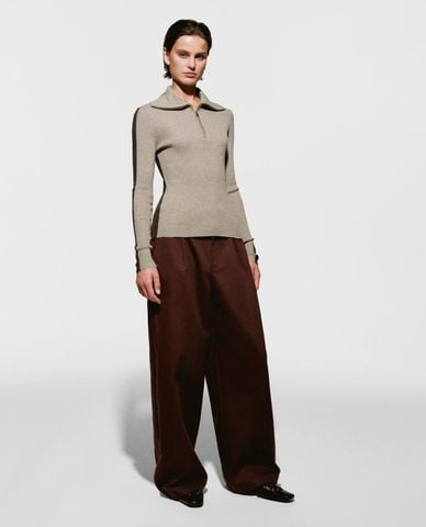  URBAN REVIVO - Áo dệt kim nữ cổ bẻ tay dài phom ôm 