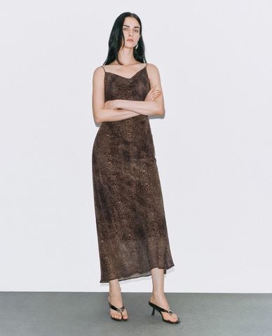  URBAN REVIVO - Đầm hai dây midi cổ đổ 