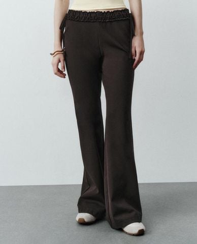  URBAN REVIVO - Quần nữ ống loe lưng thun phối nơ 