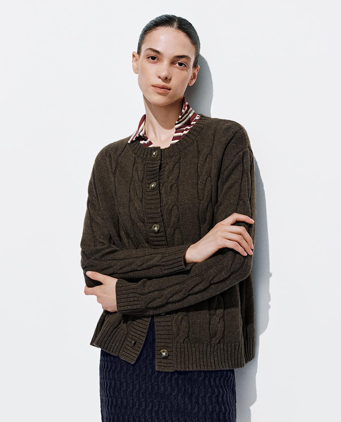 URBAN REVIVO - Áo khoác cardigan nữ cổ tròn dệt thừng