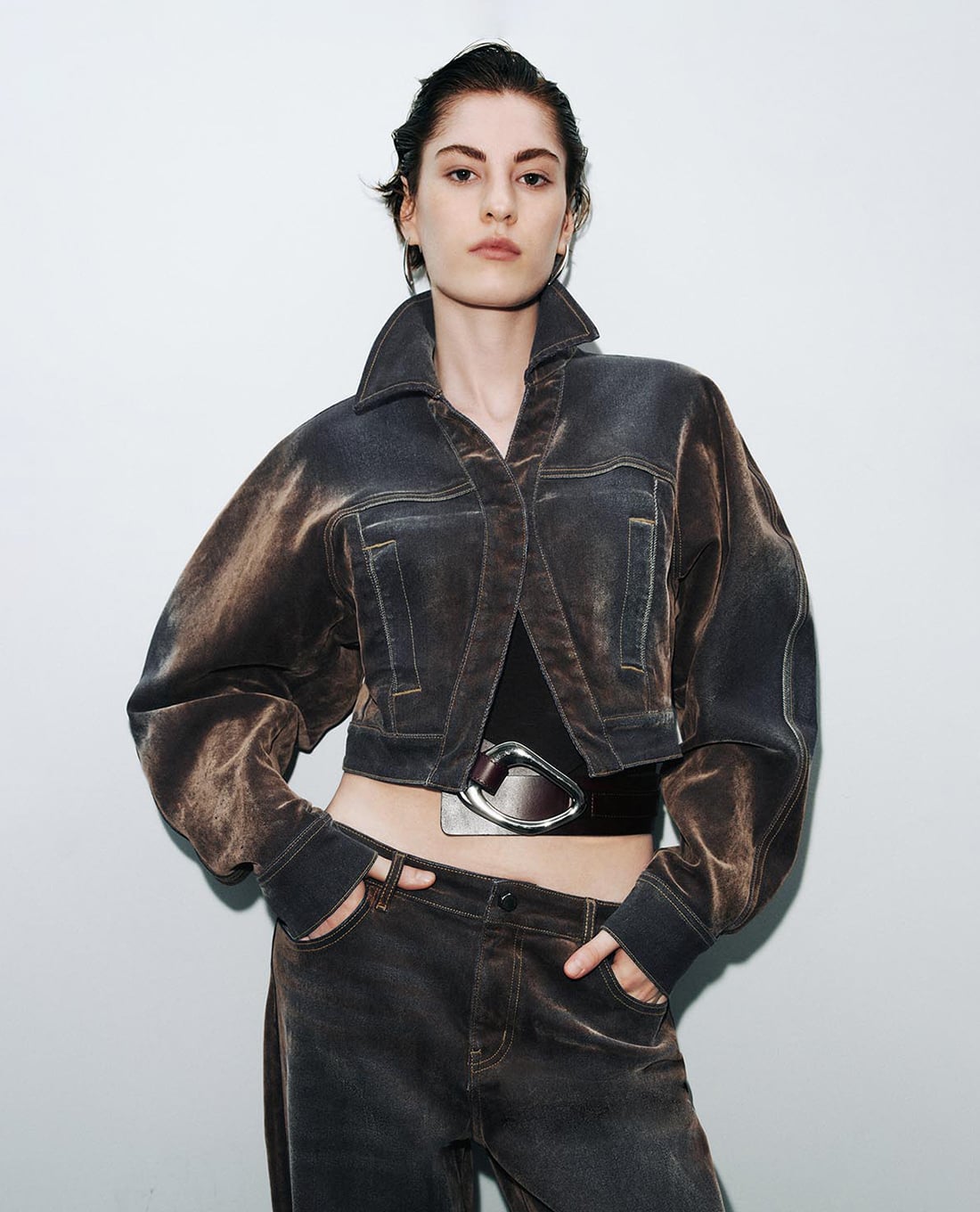 URBAN REVIVO - Áo khoác denim nữ phom croptop