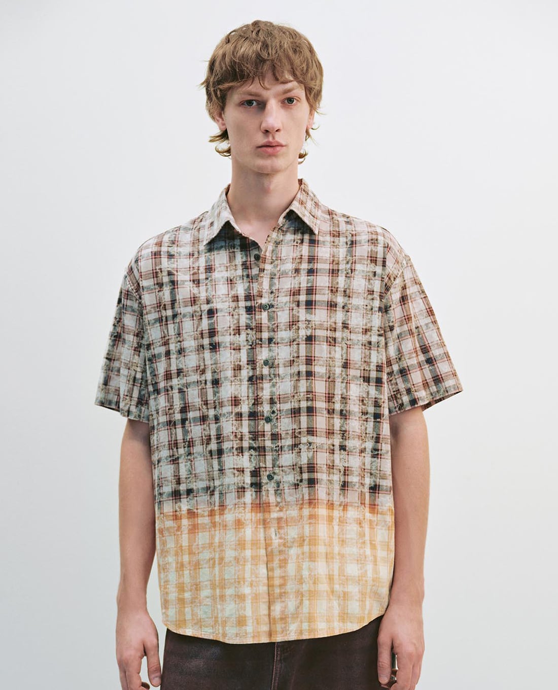 URBAN REVIVO - Áo sơ mi nam cổ bẻ tay ngắn kẻ caro