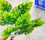 Cây Giả - Cây Trầu Bà Nhựa Lá Rách 5 Nhánh 35Cm