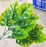 Cây Giả - Cây Trầu Bà Nhựa Lá Rách 5 Nhánh 35Cm