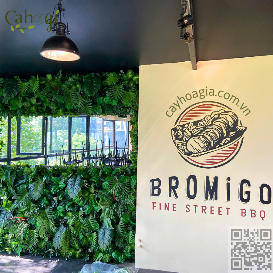THI CÔNG TƯỜNG CÂY GIẢ – DECOR NHÀ HÀNG BROMIGO FINE STREET BBQ 4
