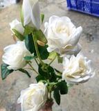 Hoa Giả - Hoa Hồng 4 Bông 2 Nụ 65Cm Màu Trắng