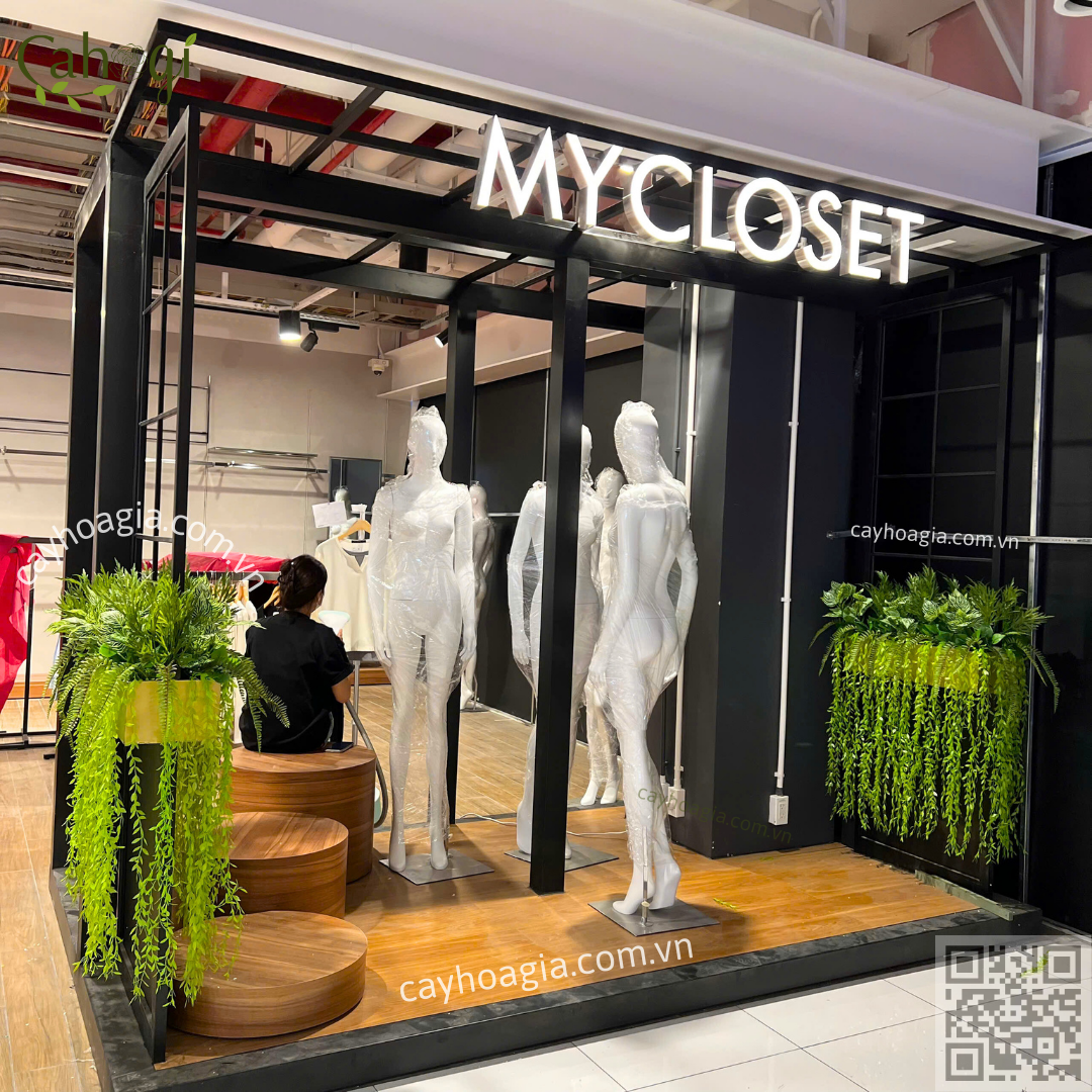 Thi Công Hộp Cây Giả Trang Trí Cửa Hàng Quần Áo Tại AEON Hưng Yên