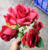 Hoa Giả - Hoa Hồng 4 Bông 2 Nụ 65Cm Màu Đỏ