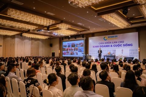 DEVEERICH - VIETNAM CEO CONGRESS