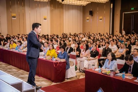 DEVEERICH - VIETNAM CEO CONGRESS