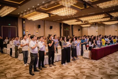 DEVEERICH - VIETNAM CEO CONGRESS