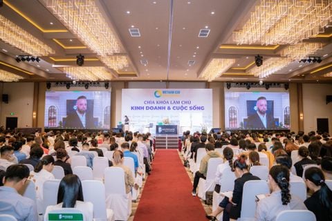 DEVEERICH - VIETNAM CEO CONGRESS