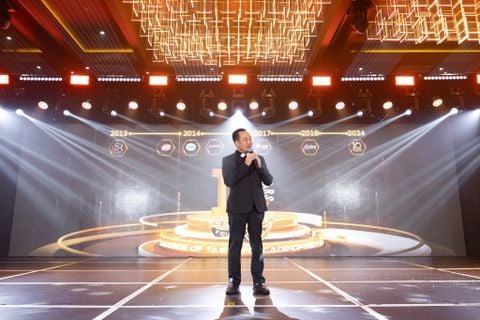 QSR 10 YEARS VIỆT NAM