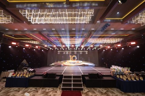 QSR 10 YEARS VIỆT NAM