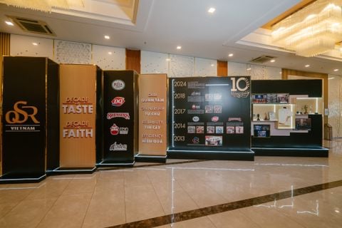 QSR 10 YEARS VIỆT NAM