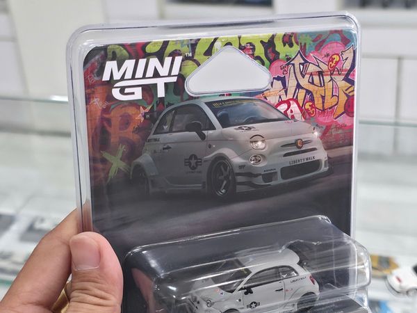 Xe mô hình Abarth 595 LB-WORKS x Abas Works Fighters 1:64 MiniGT (Card)