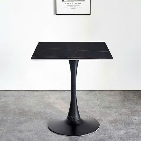 ban-tulip-mat-da-vuong 