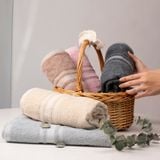  Bộ Quà Tặng Người Thương Yêu, Tri Ân Thầy Cô, Quà Tặng Sinh Nhật, Dịp Lễ Tết Gồm 1 Rổ Tre, 1 Túi Giấy, 1 Khăn Tắm, 1 Khăn Gội/Mặt Và 1 Khăn Tay Cotton USA BH8S-FH8S-HH8S 