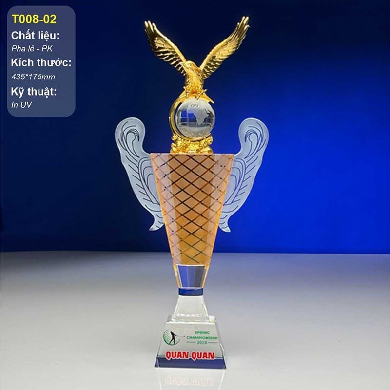 Cúp vinh danh lãnh đạo quyền lực T008-02