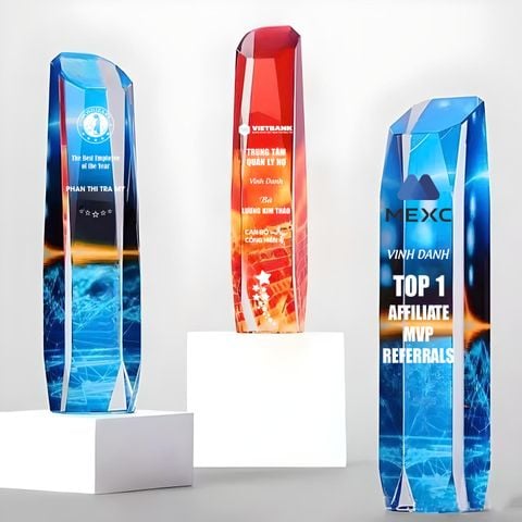 Cúp vinh danh pha lê in màu đa sắc CB012